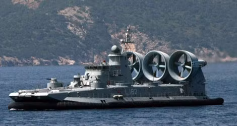 Tàu đổ bộ đệm khí Zubr.