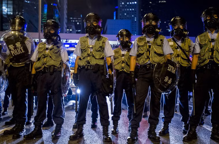 Cảnh sát bắt giữ hàng chục người biểu tình trong ngày 28/9 nhưng vẫn chưa vãn hồi được trật tự.