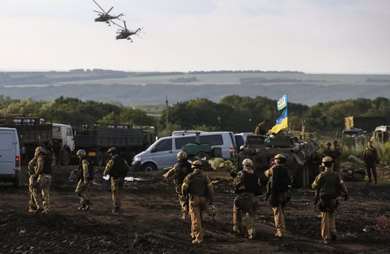 Quân đội Ukraine tiếp tục triển khai lực lượng xung quanh thành phố Slavyansk để chuẩn bị mở rộng chiến dịch ra toàn bộ miền đông.