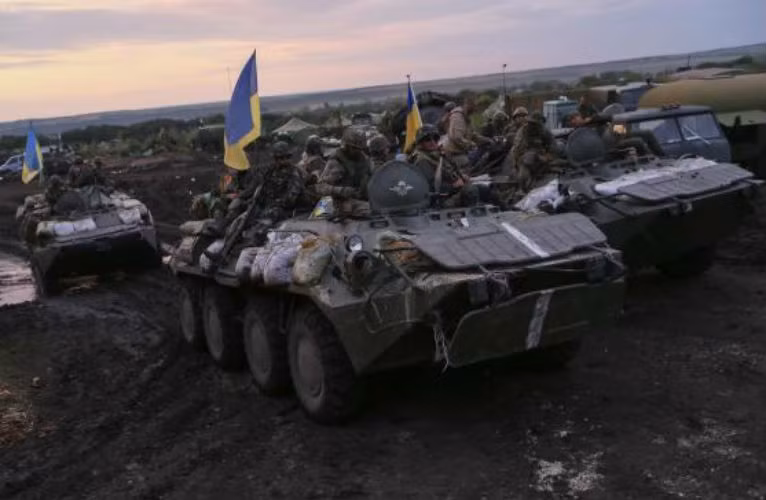 Lực lượng bọc thép Ukraine tiến về Slavyansk.