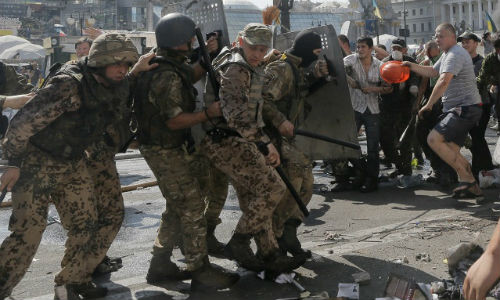 Gần nửa năm trôi qua kể từ tháng 2/2014 nhưng bạo lực tiếp tục nổ ra ở quảng trường Maidan.