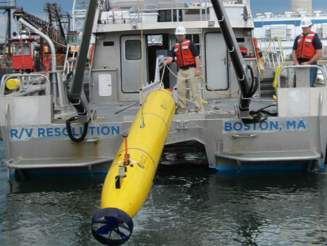 Phương tiện lặn không người lái Bluefin-21 sẽ phụ trách tìm kiếm dưới nước.