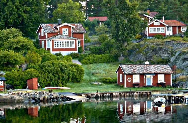 Helsinki được coi là thành phố đặc trưng của Phần Lan với các ngọn núi, đồi xanh, bảo tàng và bãi biển. Thành phố nổi tiếng với các điểm du lịch kỳ lạ.