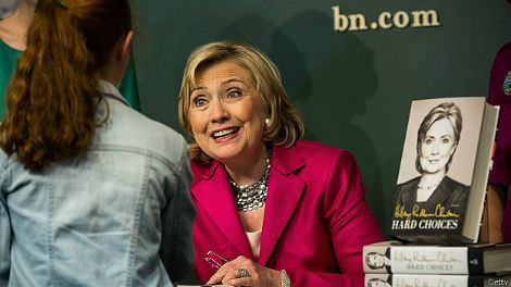 Bà Clinton vừa xuất bản cuốn hồi ký, trong đó nhận định Trung Quốc đang "quá đà" ở châu Á.