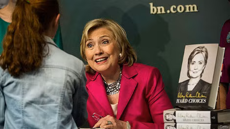 Bà Clinton vừa xuất bản cuốn hồi ký, trong đó nhận định Trung Quốc đang "quá đà" ở châu Á.