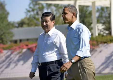 Mỹ và Trung Quốc đi theo 2 mô hình kinh tế trái ngược nhưng vẫn phụ thuộc vào nhau.