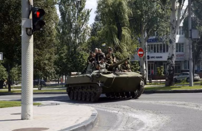 Hệ thống pháo cối tự hành 2S9 Nona của phiến quân miền đông.