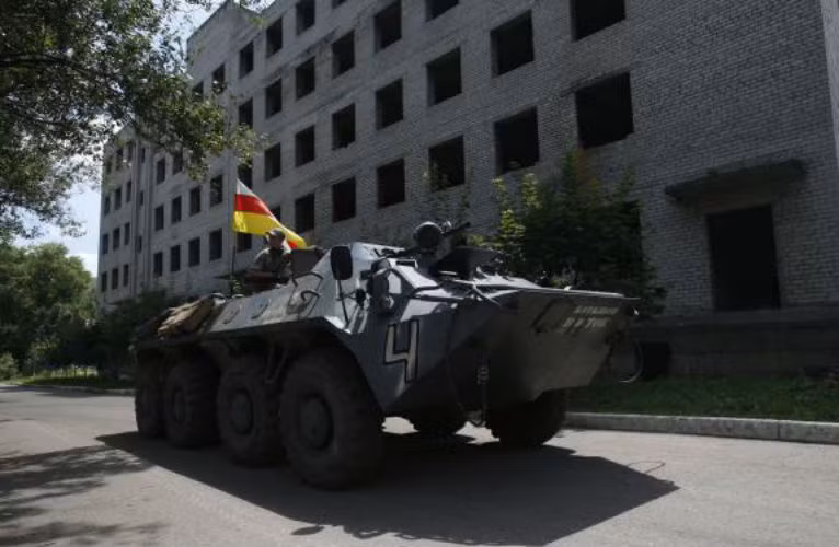 Xe bọc thép BTR-80 của lực lượng ly khai miền đông.