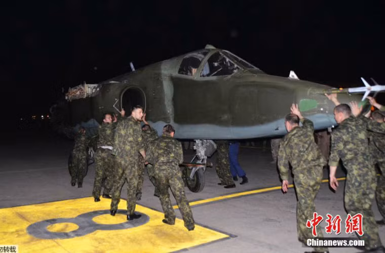 Hành động mua máy bay Nga được coi là lời quở trách của Iraq dành cho Mỹ vì nước này chậm chạp trong việc cung cấp F-16 và máy bay trực thăng tấn công cho Iraq.