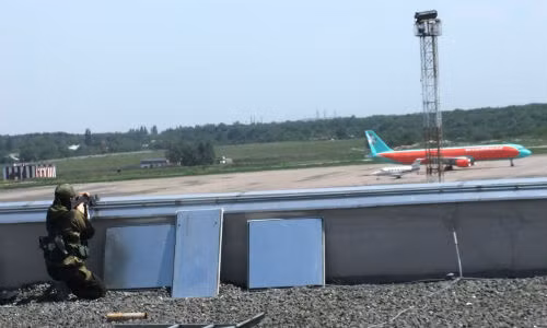 Lực lượng ly khai chiếm quyền kiểm soát sân bay Donetsk.