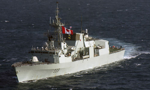 Khinh hạm Hải quân Canada HMCS Toronto.