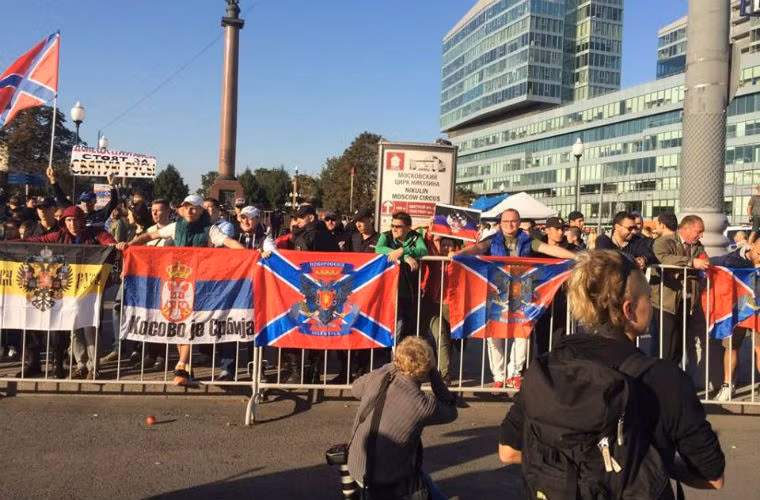 Người biểu tình ủng hộ phe ly khai ở miền đông Ukraine.