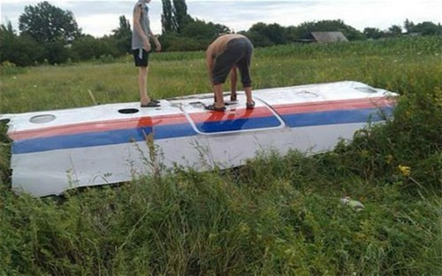 Mảnh vỡ của máy bay Malaysia Airline.