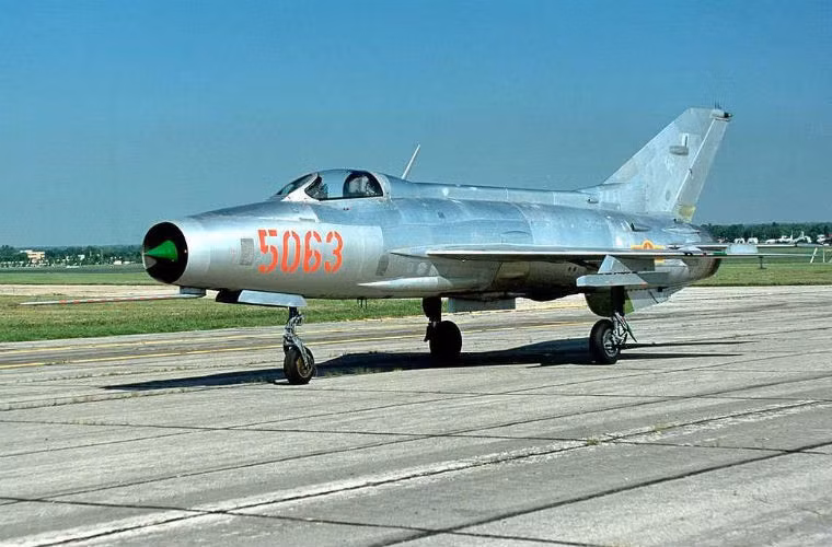 Mới đây nhất, phiến quân IS chiếm được một số máy bay chiến đấu MiG ở Taqaba, Syria nhưng liệu IS có khả năng vận hành loại máy bay này không vẫn là điều đáng nói.