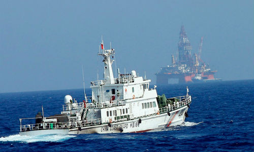 Trung Quốc từng ngang ngược hạ đặt giàn khoan trong vùng biển Việt Nam gây căng thẳng Biển Đông.