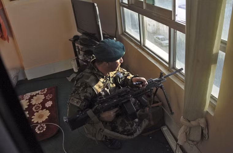 Cuộc tấn công của nhóm vũ trang bắt đầu từ lúc 3h sáng ngày 23/5 theo giờ địa phương.