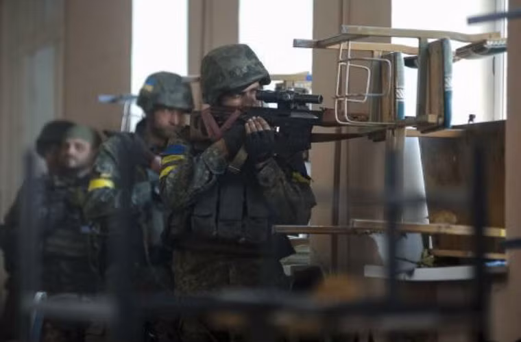 Quân nhân Quân đội Ukraine ở miền đông.