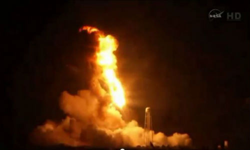 Tên lửa Antares phát nổ vài giây sau khi phóng.