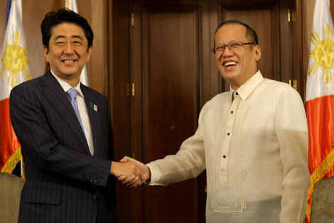 Tổng thống Philippines Benigno Aquino và Thủ tướng Nhật Shinzo Abe.