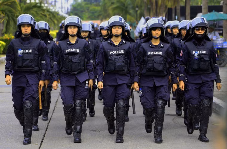 Lực lượng cảnh sát nữ của Thái Lan.