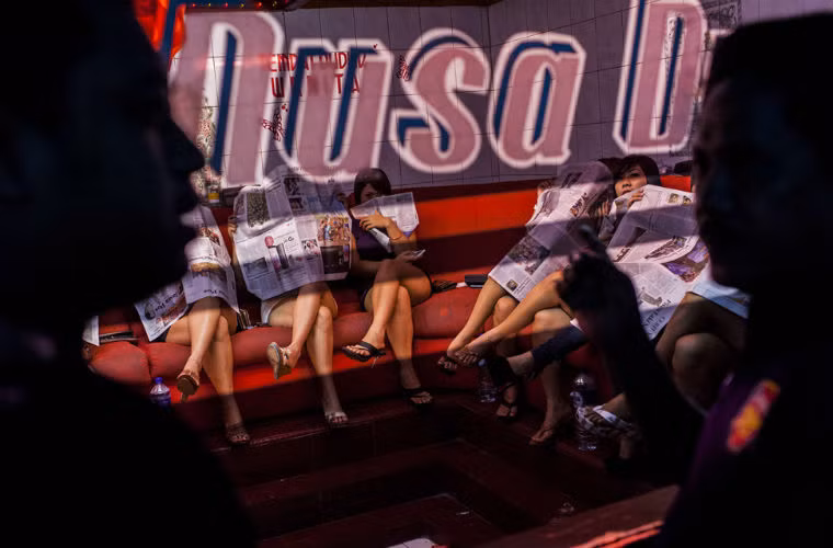 Các quan chức thành phố Surabaya của Indonesia vừa ra thông báo đóng cửa một trong những “khu đèn đỏ” lớn nhất Đông Nam Á trong tháng 7.