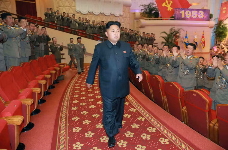 Ông Kim Jong-un tham gia một cuộc họp vào tháng 7 năm 2014.