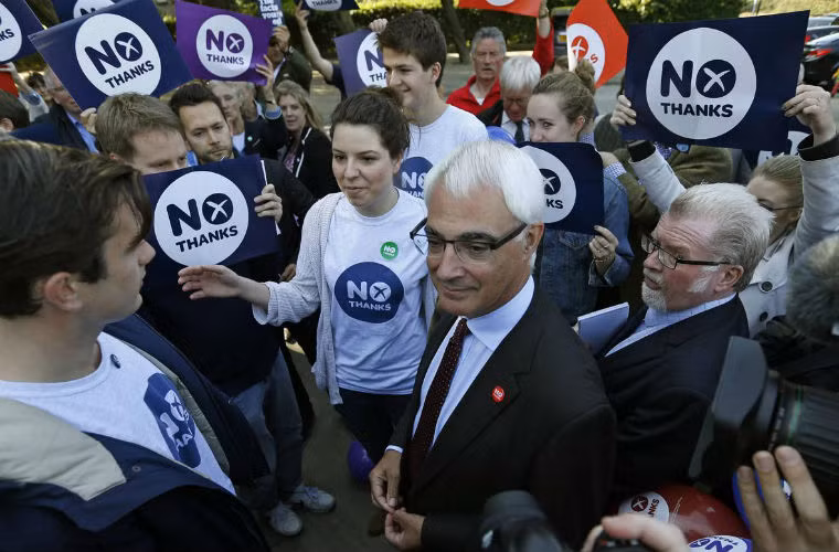 Ông Alistair Darling, cựu bộ trưởng tài chính Anh, đồng thời là lãnh đạo của chiến dịch "Tốt hơn là vẫn cùng nhau".