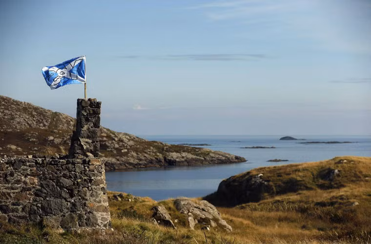 Lá cờ của phong trào ủng hộ Scotland tách ra khỏi Liên hiệp Anh.