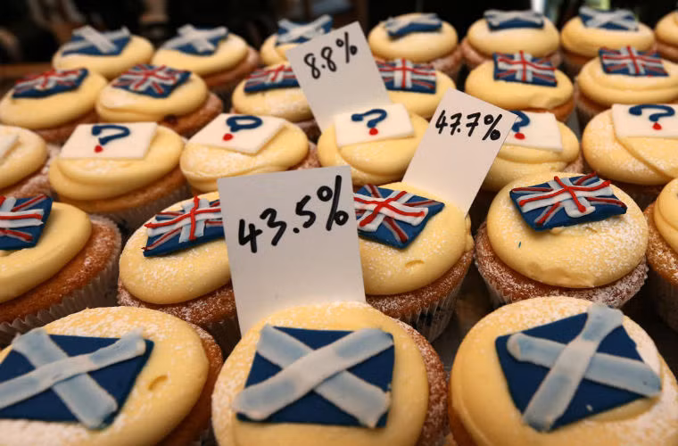 Người dân Scotland đang đứng trước lựa chọn mang tính lịch sử nhằm tách khỏi hay tiếp tục hợp nhất với Vương quốc Liên hiệp Anh và Bắc Ireland, sau hơn 300 năm gắn kết.