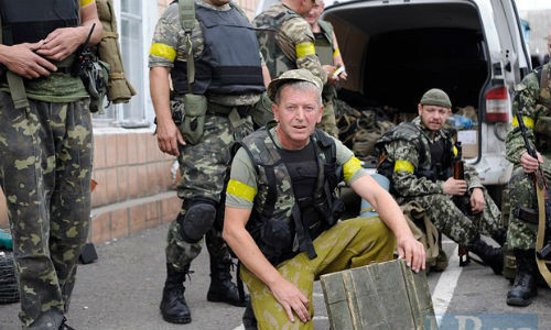 "Ông trẻ" Bacha cùng các đồng đội.