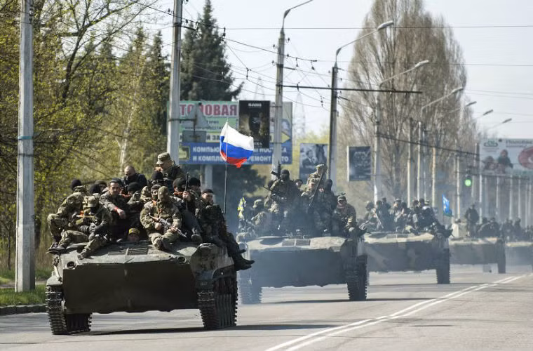 Bước ngoặt trong chiến dịch đàn áp người biểu tình của chính phủ Ukraine là việc 6 xe bọc thép cùng hàng chục binh sĩ Ukraine đã về phe người biểu tình ở thành phố Kramatorsk.