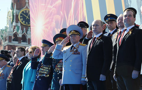 Ông Putin tham dự lễ diễu binh tại Quảng trường Đỏ ngày 9/5/2014.