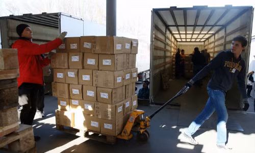 Hàng cứu trợ của Nga dành cho Ukraine.