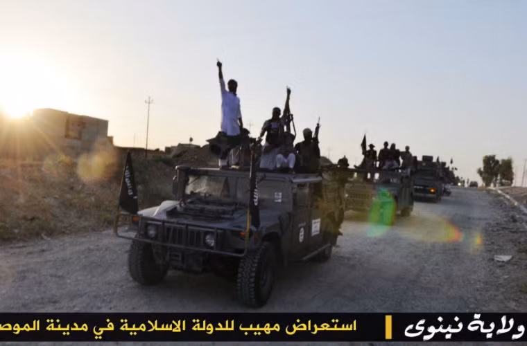 IS chiếm được khá nhiều xe Humvee được Mỹ tài trợ cho Quân đội Iraq ở Mosul.