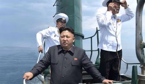 Ông Kim Jong-un đi thăm tàu Hải quân Triều Tiên.