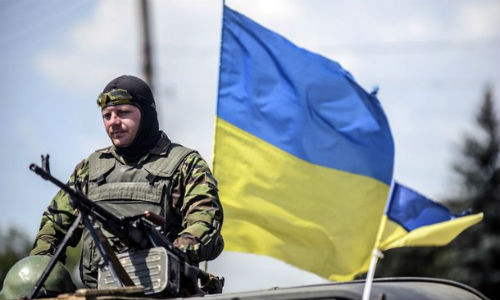 Quân đội Ukraine bắt đầu cuộc tấn công vào Donetsk.