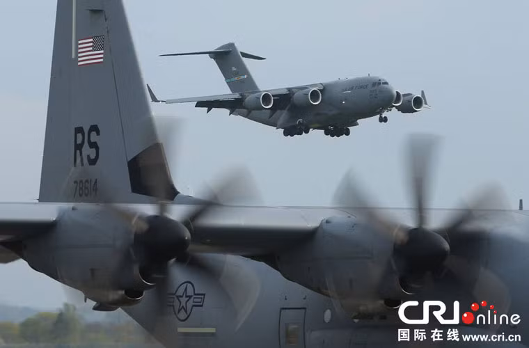 150 binh sĩ Mỹ được cử đến Ba Lan thuộc Lữ đoàn Bộ binh Chiến đấu số 173 của Mỹ đồn trú ở Italy.