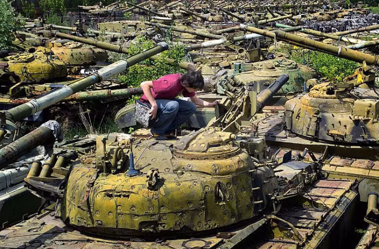 Hiện Quân đội Ukraine đang có trong biên chế 900 xe tăng T-64.