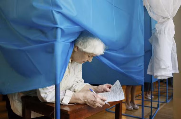 Tính đến 12h trưa ngày 25/5 theo giờ địa phương, tỷ lệ người đi bầu cử nhiều nhất ở Ukraine là ở Kiev, đạt 22,49%.