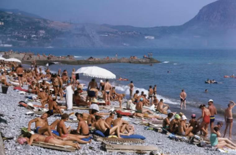 Một góc bãi biển Crimea dưới thời Liên Xô.
