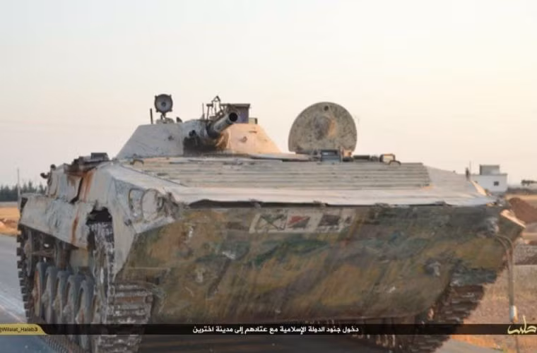 Phiến quân IS sở hữu 20 chiếc xe chiến đấu bộ binh BMP-1. BMP-1 được trang bị súng máy bán tự động 73mm.