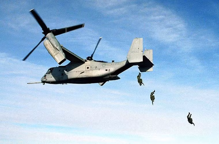 V-22 có thể đạt được tầm hoạt động lên tới 1.627 km với tầm tác chiến 722 km.