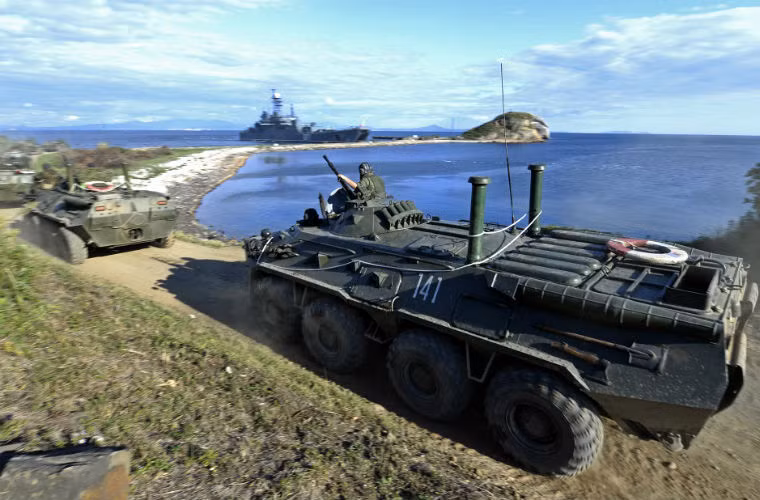 Hải quân đánh bộ Nga được huấn luyện để hoàn thành các nhiệm vụ như đổ bộ, bảo vệ căn cứ hải quân hay các căn cứ xa bờ.