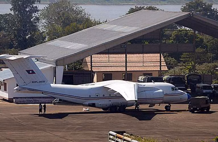 Vận rủi tiếp tục bám ngàng hàng không các nước Đông Nam Á, Bộ trưởng Quốc phòng kiêm Phó Thủ tướng Lào Douangchay Phichit đã thiệt mạng cùng một số quan chức khác khi chiếc Antonov AN-74TK-300 rơi ở miền Bắc nước này vào sáng ngày 17/5/2014.