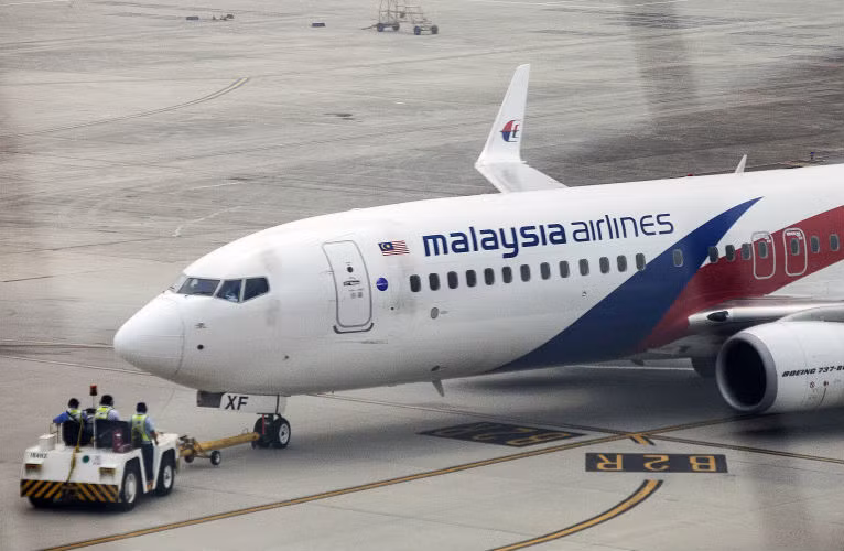 Khi mất tích, chiếc Boeing 777 chở theo 239 người, phần lớn là người Trung Quốc.