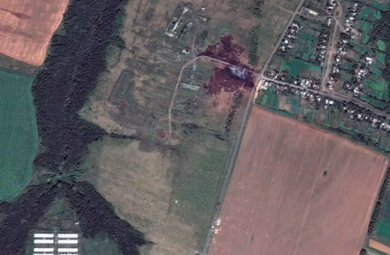 Có những mảnh vỡ rơi gần các khu dân cư.