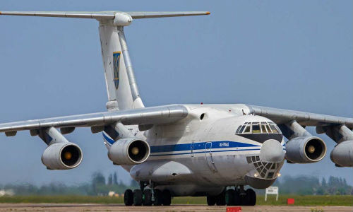 Một chiếc Ilyushin II-76MD của Ukraine bị cáo buộc do phe ly khai bắn rơi.