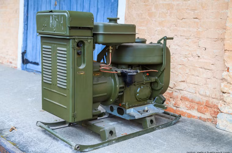 Một máy phát điện 3 kỳ AB-4 có giá 276 USD.