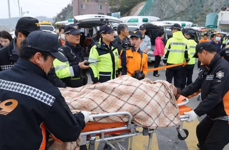Tất cả các nạn nhân được tìm thấy đều được chuyển về cảng Jindo.