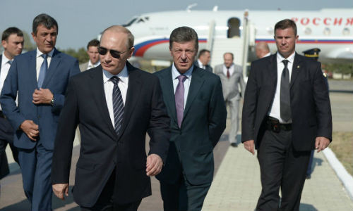 Tổng thống Nga Vladimir Putin đến Crimea.